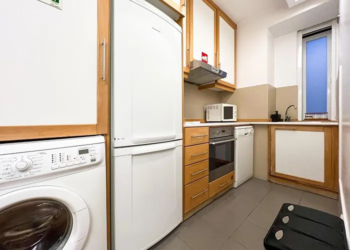 Modern Close To Timeout Market Lisboa