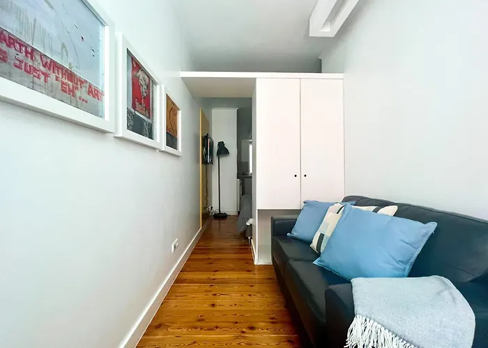 Modern Close To Timeout Market *