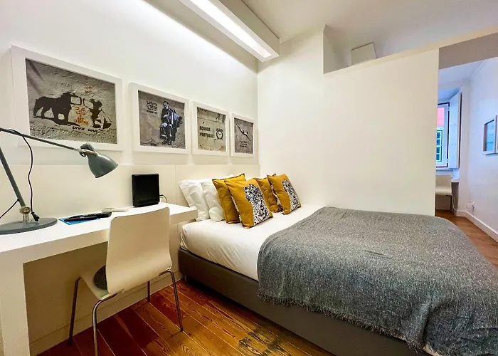 Modern Close To Timeout Market *